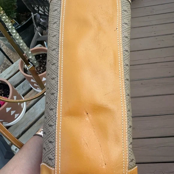 Yves Saint Laurent Vintage Elegant Tan and Brown Designer Cross Body Bag - Picture 6 of 12